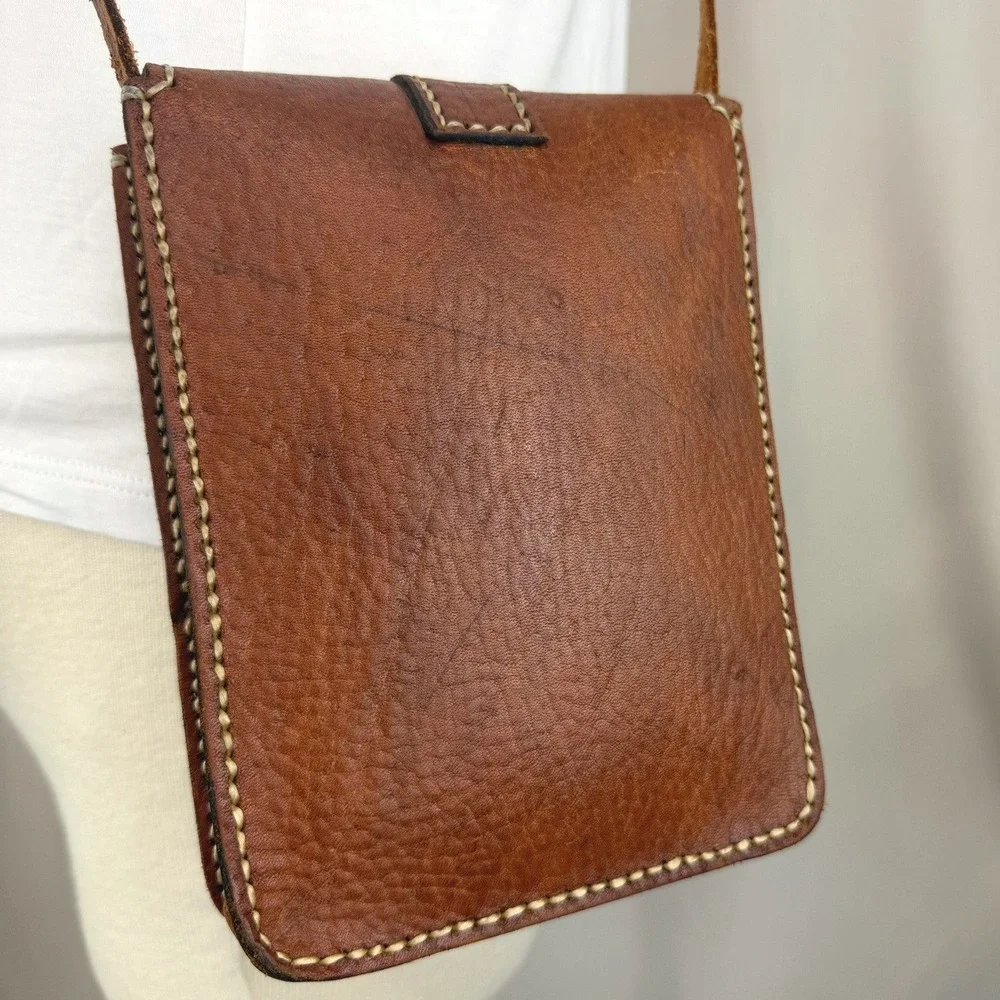 Vintage 70s Handmade Boho Brown Leather Buckle Crossbody Purse Trail Bag Patina